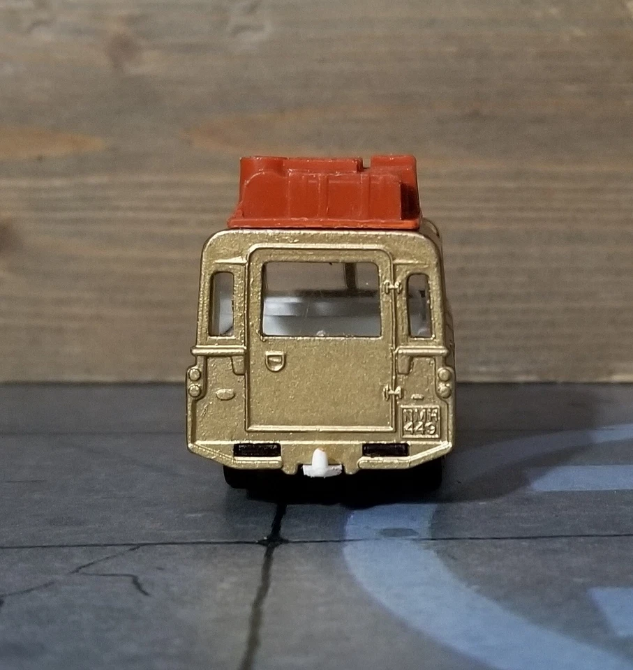 MATCHBOX SUPERFAST N°12c LAND ROVER 109 SAFARI GOLD 1970 RESTAURATO Scala 1:72 - Immagine 4 di 4