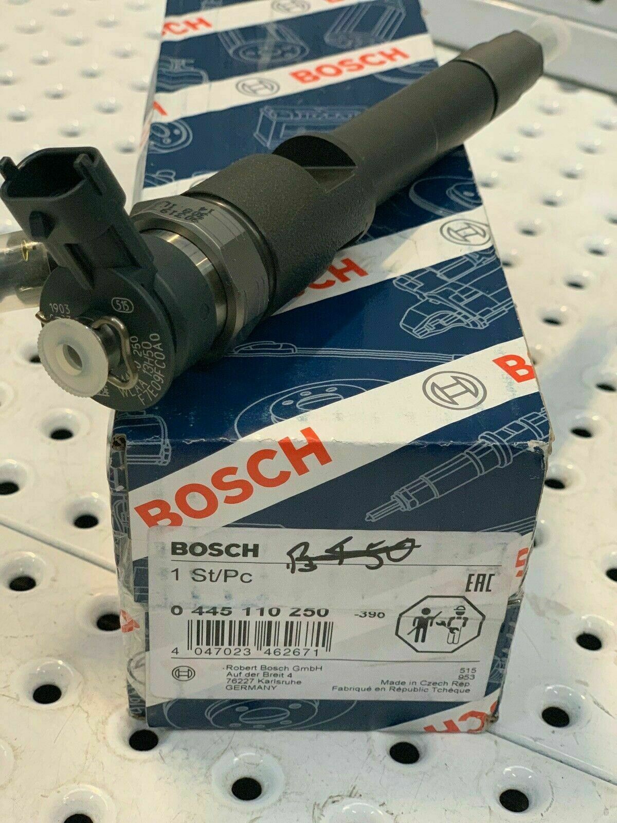 NEW BOSCH DIESEL INJECTOR MAZDA BT50 B2500 BOSS B2500 UN UNY0W 2006
