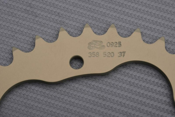 Couronne RENTHAL Light pour DUCATI Multistrada 1000 : idéale pour les longues virées