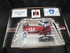 Speccast 1/16 International Harvester Farmall 400 Diesel 2003 PA Farm Show