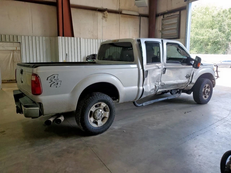 Rueda de aluminio 18x8 5 radios para camioneta Ford F250SD 09-16 1838239 Foto 3 de 4