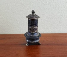 Dollhouse Miniature Half Scale Parlor Parlour Stove 1:24 Scale Victorian Resin