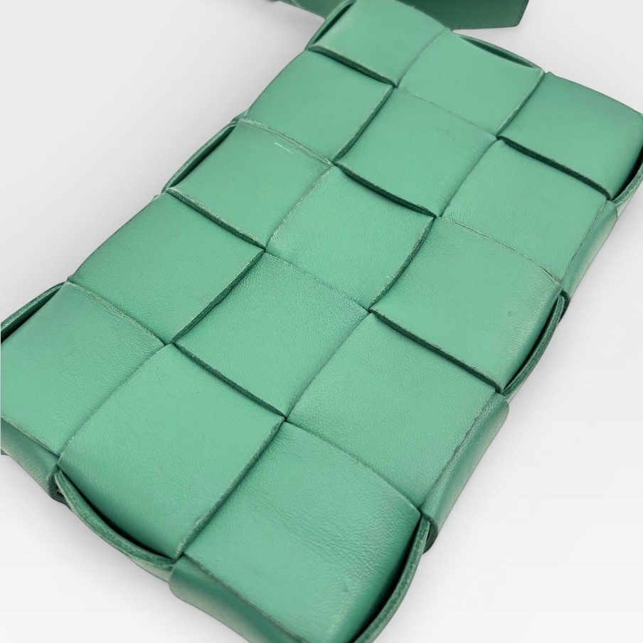 NEW Bottega Veneta Cassette Bag in Mermaid/Gold Leather Crossbody thumbnail 15