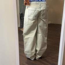 Universal Thread 90s Wide-Leg Mid Rise Light ...