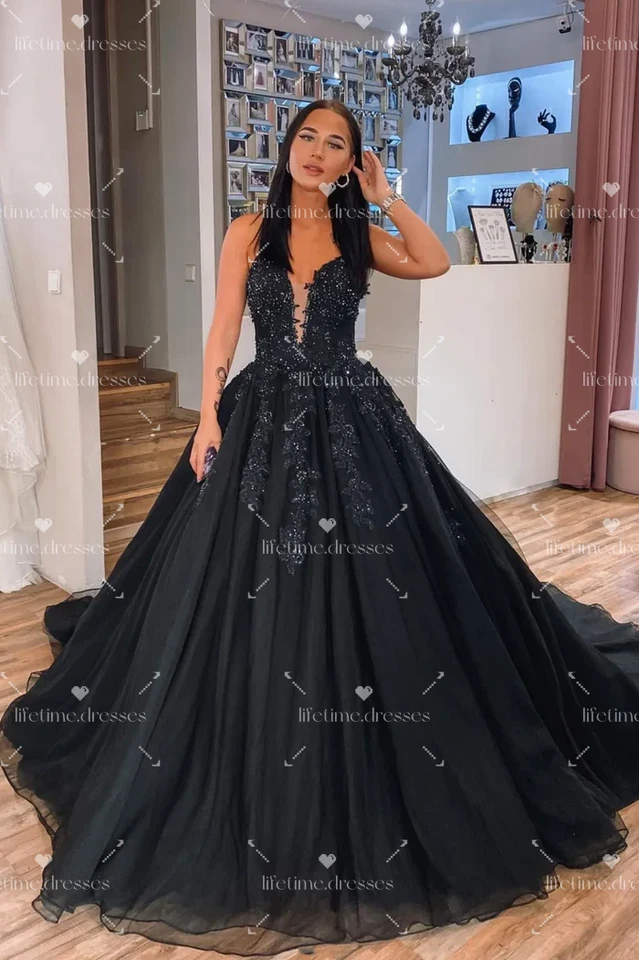 Black Gothic Wedding Dresses V Neck Vintage Sleeveless Tulle Lace Bridal Gowns - Image 3 of 4