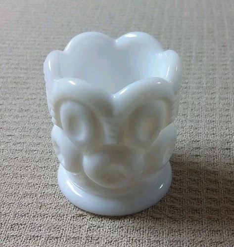 L.E. Smith Vintage White Milk Glass Toothpick Holder Moon Star Pattern