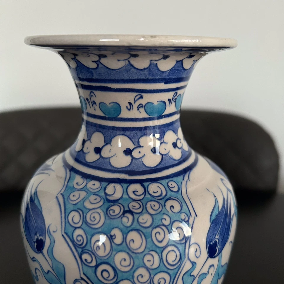 Vintage Kutahya Hand Made Vase Blue/White - Image 4 of 4