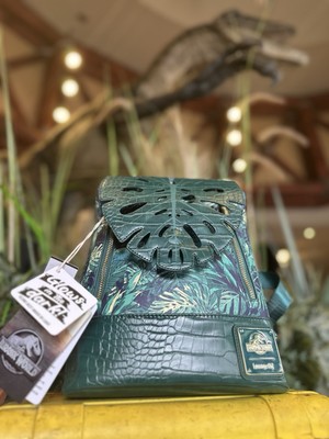 UNIVERSAL Jurassic World Park Rebirth Velociraptor Loungefly  display picture 1