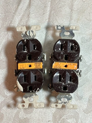 Vintage Duplex Recepticle 15A/125V Side Wire Brown (2) Electric Supplies