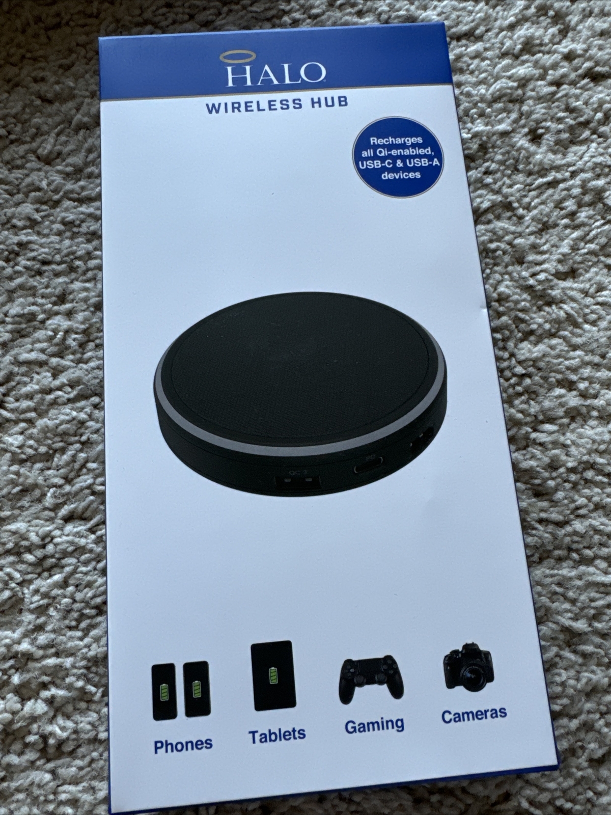 Halo Wireless Universal Charging Hub with USB-A and USB-C 801106800 Loyal Blue