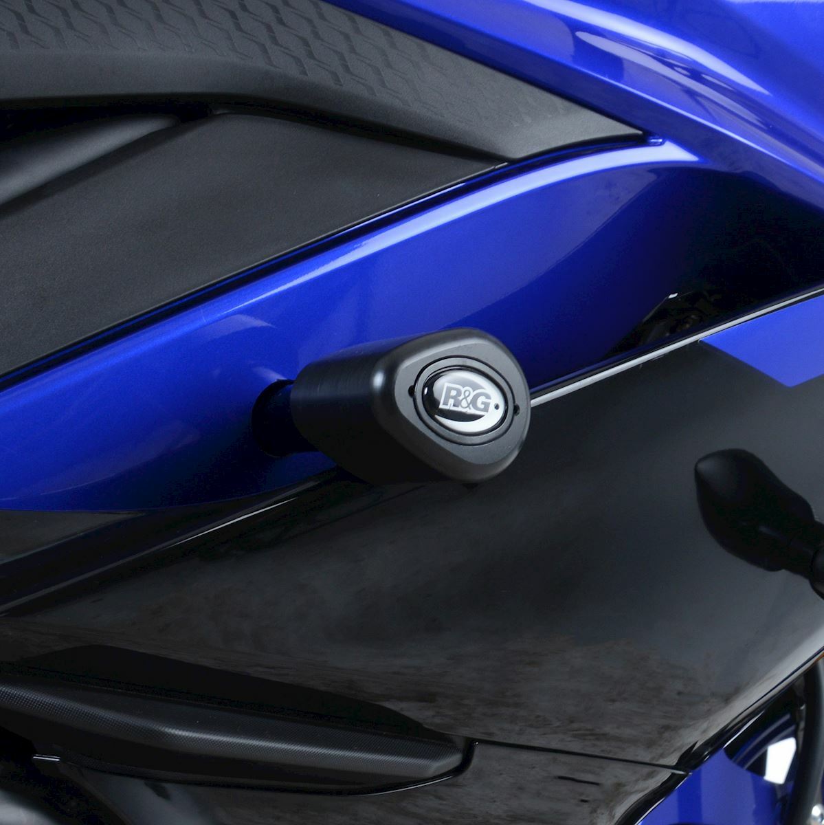 Yamaha YZF-R3 YZFR3 2019-2025 R&G racing aero crash protectors bobbins black