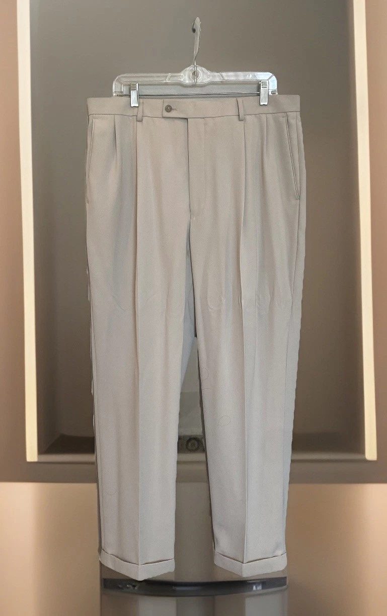 Alan Flusser Men’s Stone/Khaki Pleated Sorbtek Moisture Wicking Golf Pants 36x30