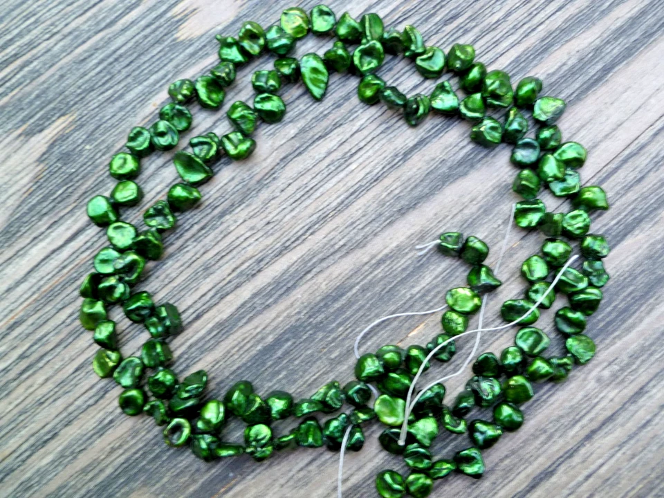 Two 15 inch Strings Vibrant Emerald Green Keshi or Cornflake Freshwater Pearls - Image 4 of 4