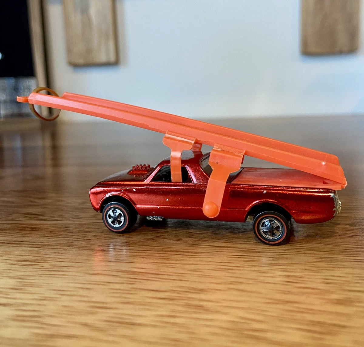 ホットウィール アンビュランス レッドライン ヘビーウェイト 25+ Hot Wheels Red Vintage Manufacture Diecast Cars for sale