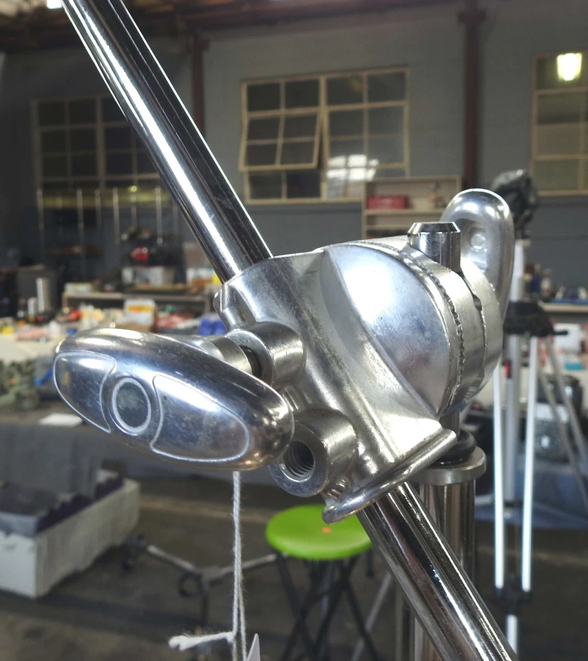 Lote de Suportes de Iluminação MATTHEWS + MANFROTTO Booms ORLANDO FL 32789 Somente Pick-Up - Imagem 2 de 4