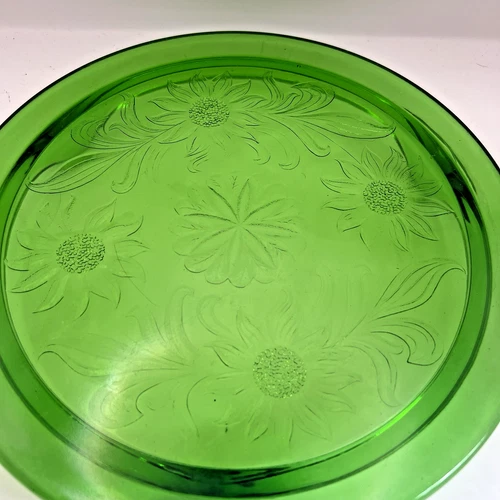 Vintage Jeanette Sunflower Green Depression Uranium Glass Cake Plate 10" GLOWS