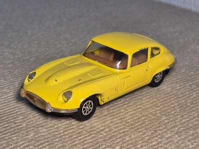 CORGI TOYS V12 Jaguar E type 2+2 - Photo 1/4