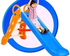 maxi slide with water sprinkler