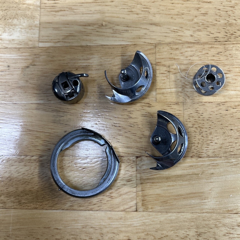 Vintage Sears 158.17511 Kenmore Sewing Machine Bobbin Hook Case Bobbin