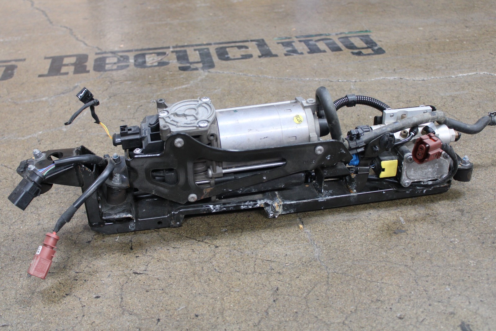 Lamborghini Huracan LP610, Suspension Compression Pump, Used, P/N 4t0616007A