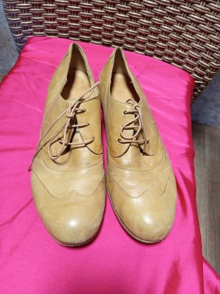 Women Lloyd Oxford Beige Leather 39.5