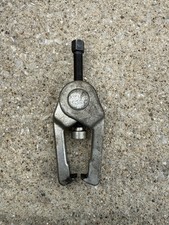 Kent-moore Usa J-24319-01 Gear Puller 2-jaw Gm Dealership Tool Kent-moore Usa J-24319-01 Gear Puller 2-jaw Gm Dealership Tool