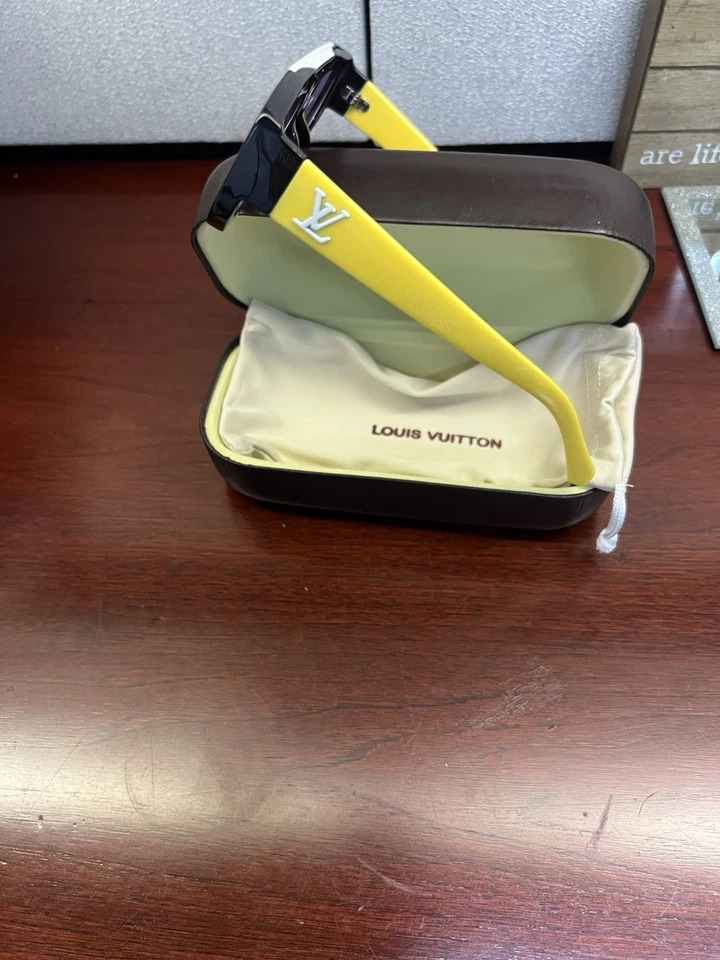 Gafas de sol Louis Vuitton 1,1 millón - Brazos amarillos marco negro/blanco con estuche Foto 2 de 3