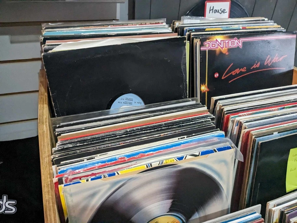 House and Techno records 12" bundle x 25 vinyl - Image 2 of 4