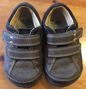 clarks shoes size 4f