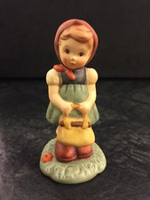 Hummelfigur Berta Hummel BH 15 Proud Moment Mädchen Rucksack Goebel Figur 