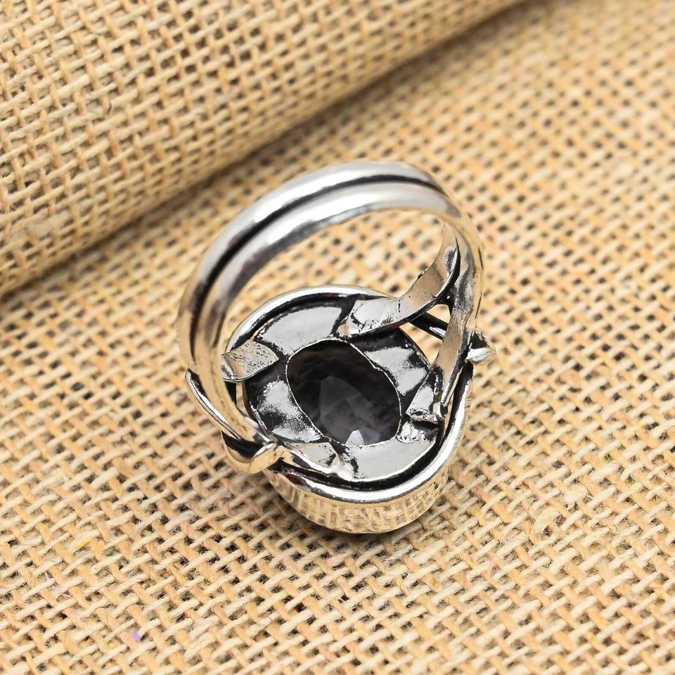 Hermoso anillo de joyería de plata de ley 925 hecho a mano con piedras preciosas de iolita para mujer Foto 4 de 4
