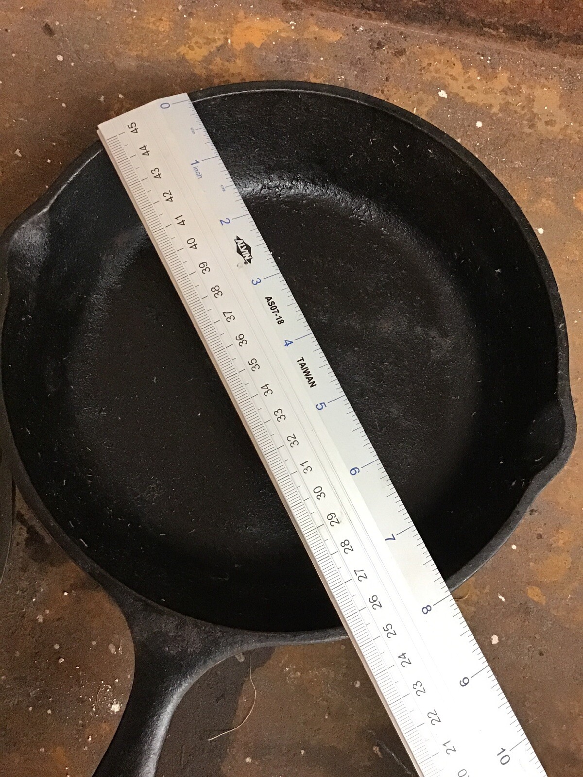 Lodge CAST IRON SKILLETS 5SK 8" & 3SK 6" Made in the USA VINTAGE USED