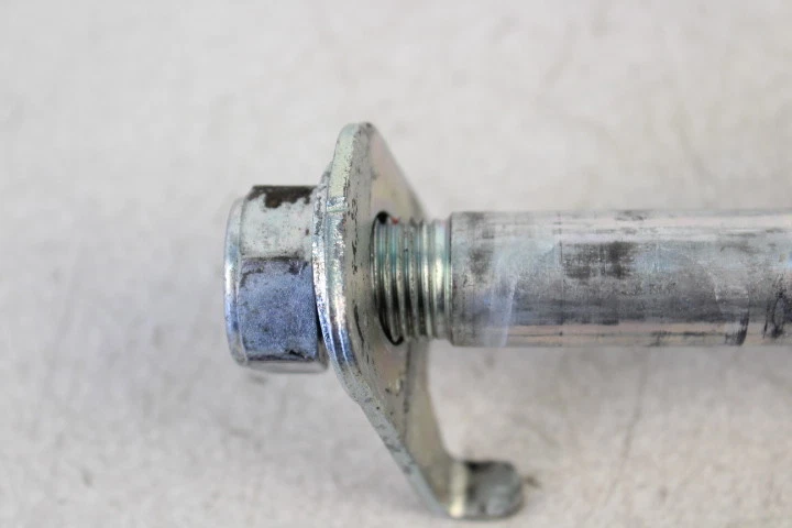 Yamaha FZ6-R 2009 FZ6R FZ6 eje trasero Foto 2 de 4