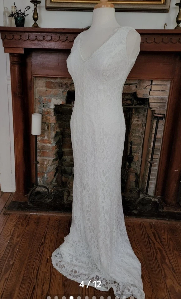 Vestido de novia de encaje DB Studio Foto 2 de 4