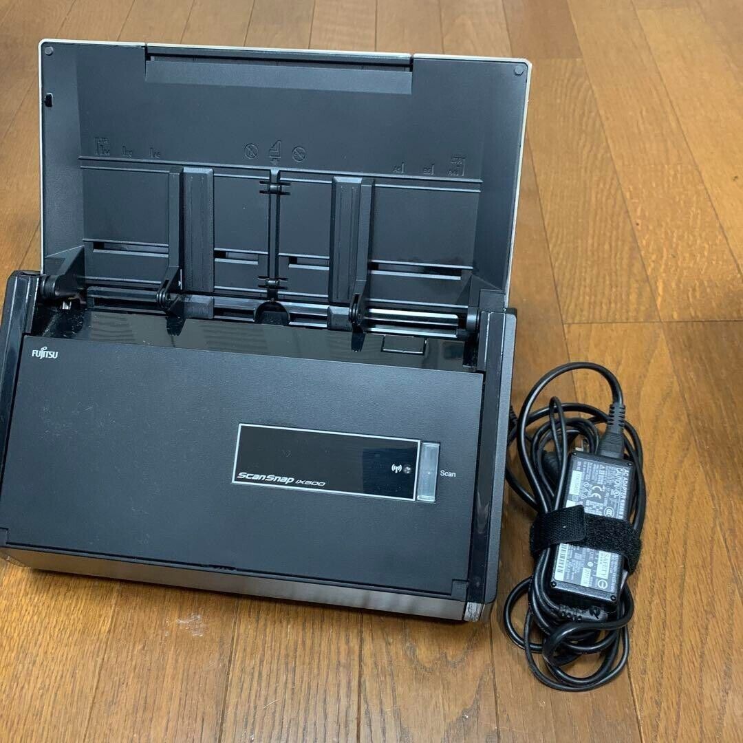 FUJITSU ScanSnap iX500 FIIX500A DOCUMENT SCANNER With accessories