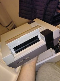 Console Nintendo Nes Action Set en boite Compl&egrave;te , Bon &eacute;tat Et Fonctionnel 