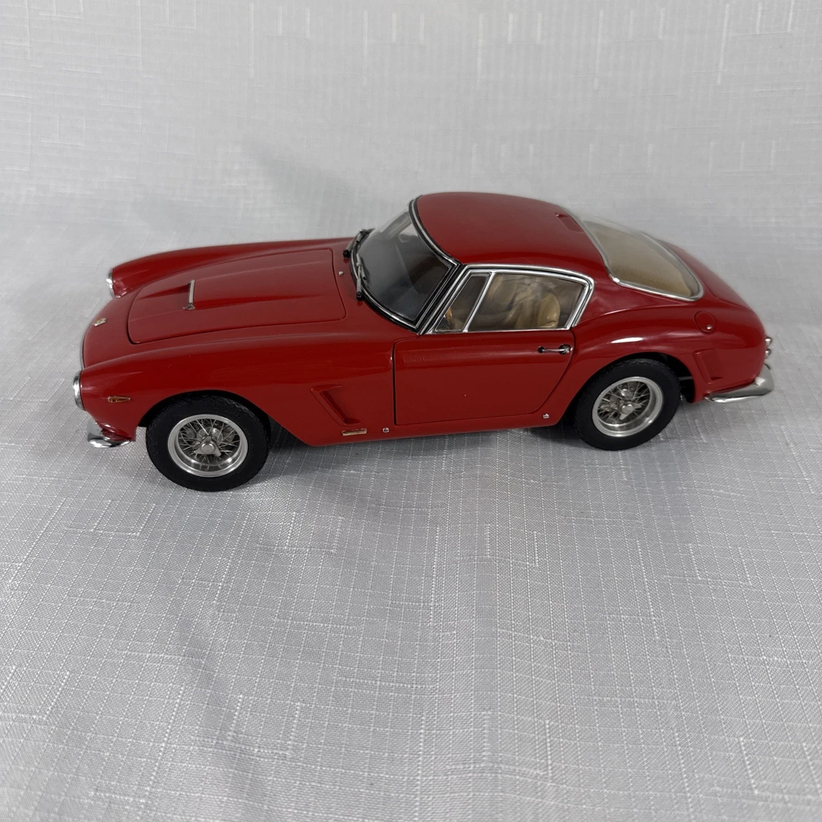 CMC Ferrari 250 GT Berlinetta SWB Contemporary Manufacture Diecast