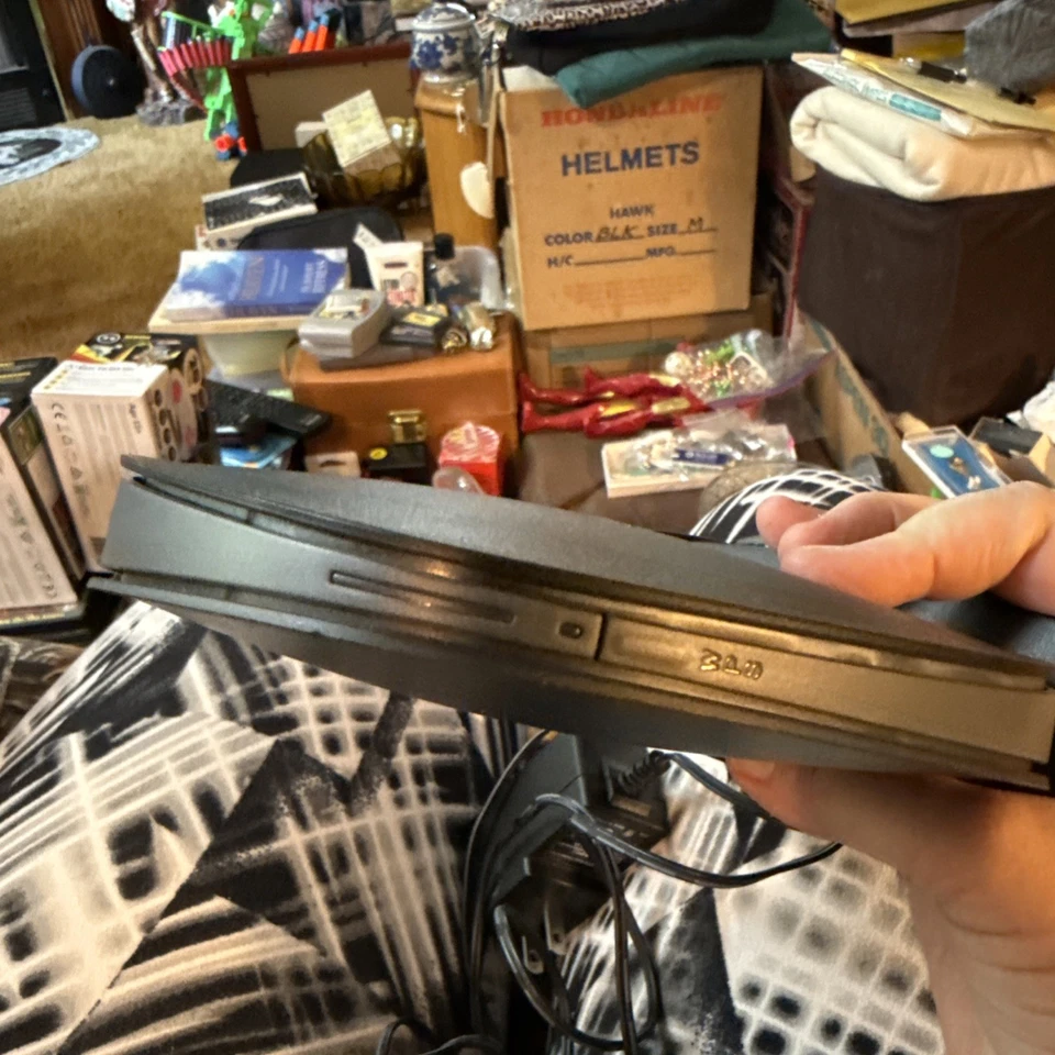 Belkin N150 150 Mbps 4-Port 10/100 Wireless N Router (F9K1001v4) + Power Cord - Image 4 of 4