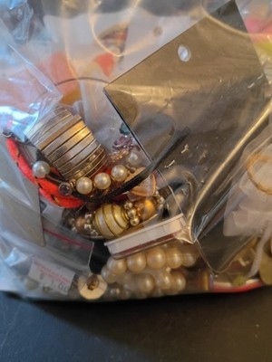 3LBS Junk Costume Jewelry Lot Broken Tangled Repurpose Repair Vintage #26