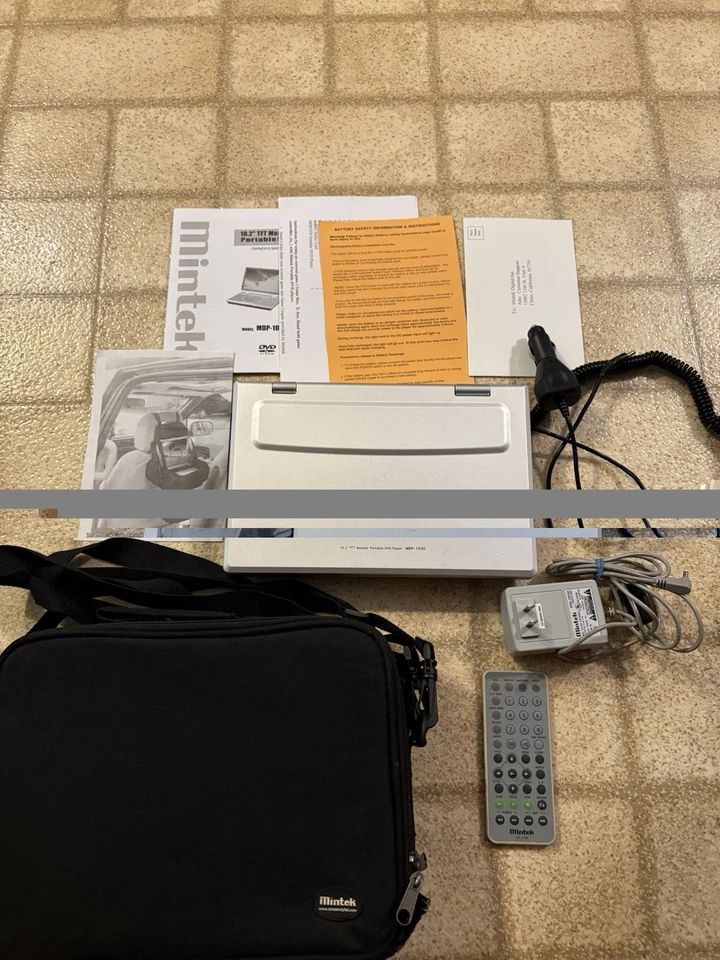 Mintek MDP-1030 10.2" TFT Monitor Portable DVD Player Tested With Bag & Cables - Image 1 of 4