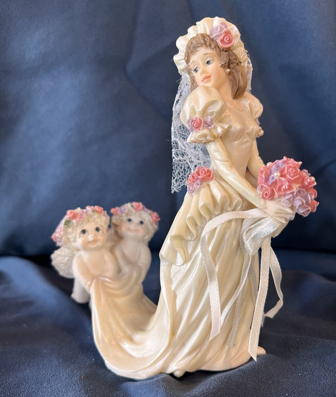 Dreamsicles "The Wedding March" 1996 Signed Resin Bride & Cherubs Figurine