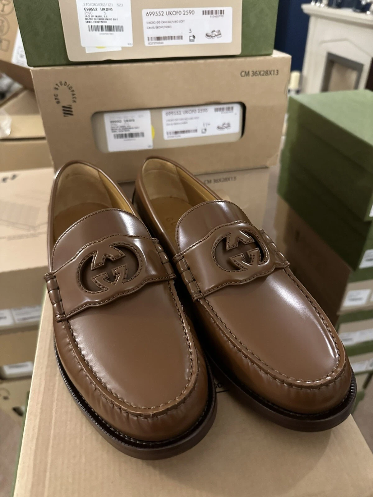 Mocassins homme Gucci GG en cuir marron taille 9UK/10US