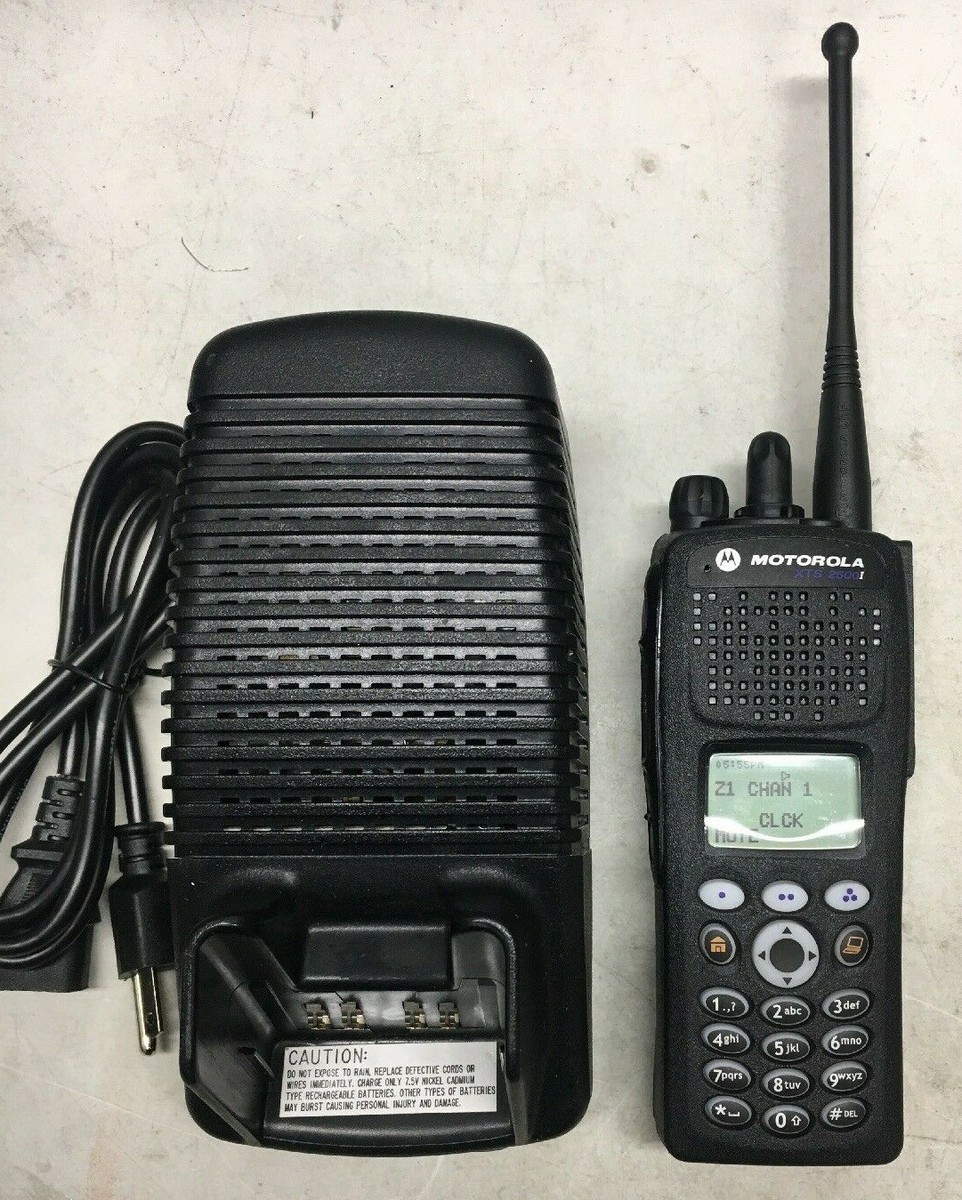 Antenna UHF 400-470 MHz Per Motorola VISAR HT1000 MTS2000 XTS2500 - SMA Donna, Nera