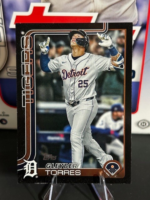 2025 Topps Series 2 Gleyber Torres #658 Black Border /74 Detroit Tigers