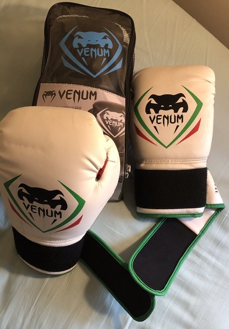 venum 12oz gloves