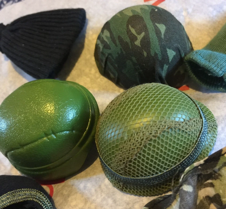 21st Century G.I. Joe Soldados, Capacetes, Armas, Roupas, -Mais de 100 Itens. - Imagem 3 de 4