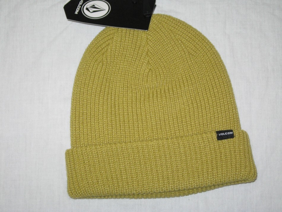 VOLCOM   Ribbed  Sweep Beanie Hat   Gold
