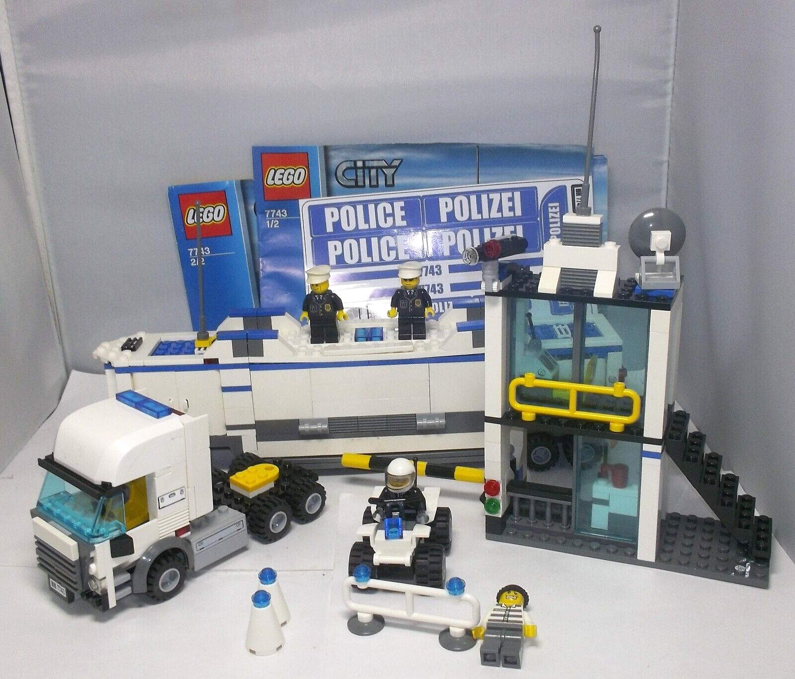 LEGO CITY COMMAND CENTER 7743