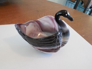 VINTAGE PURPLE SLAG GLASS SWAN TRINKET/CANDY DISH, 1 PIECE