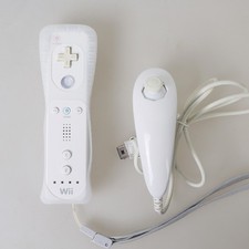Authentic Nintendo Wii Remote & Nunchuck Cont...